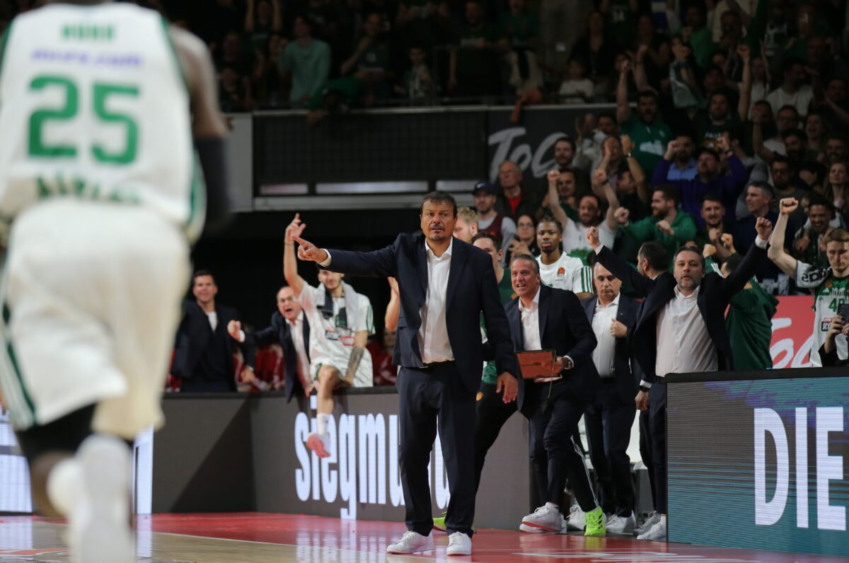 Ο Αταμάν είπε μόνο τρεις λέξεις στα αποδυτήρια και έφυγε (vid)