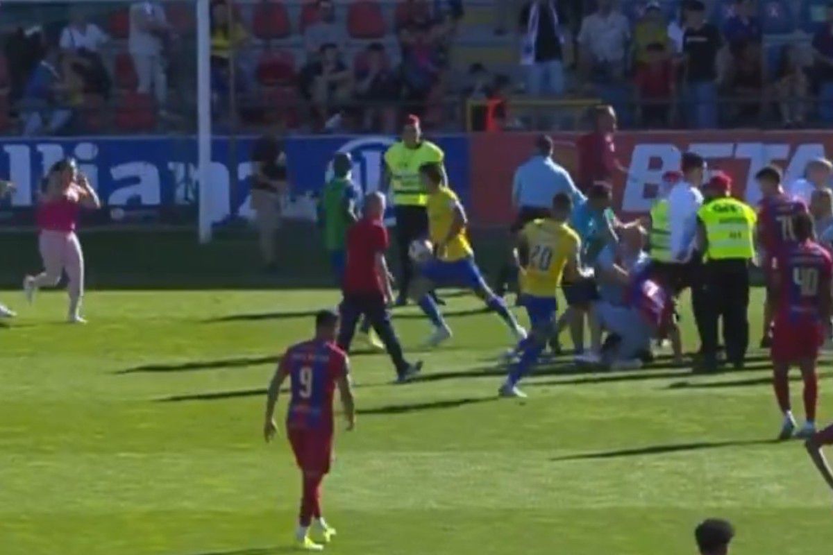 Απίστευτο σκηνικό στην Πορτογαλία: Οπαδοί μπήκαν στο γήπεδο και έπαιξαν ξύλο με παίκτες