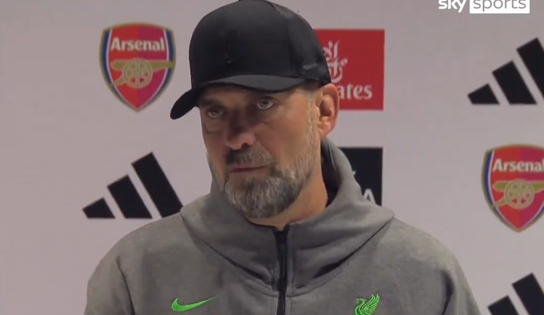 Η τρομερή ομιλία του Κλοπ στους παίκτες του πριν την Αταλάντα: «Αν πέσουμε, να το κάνουμε με τον πιο υπέροχο τρόπο»