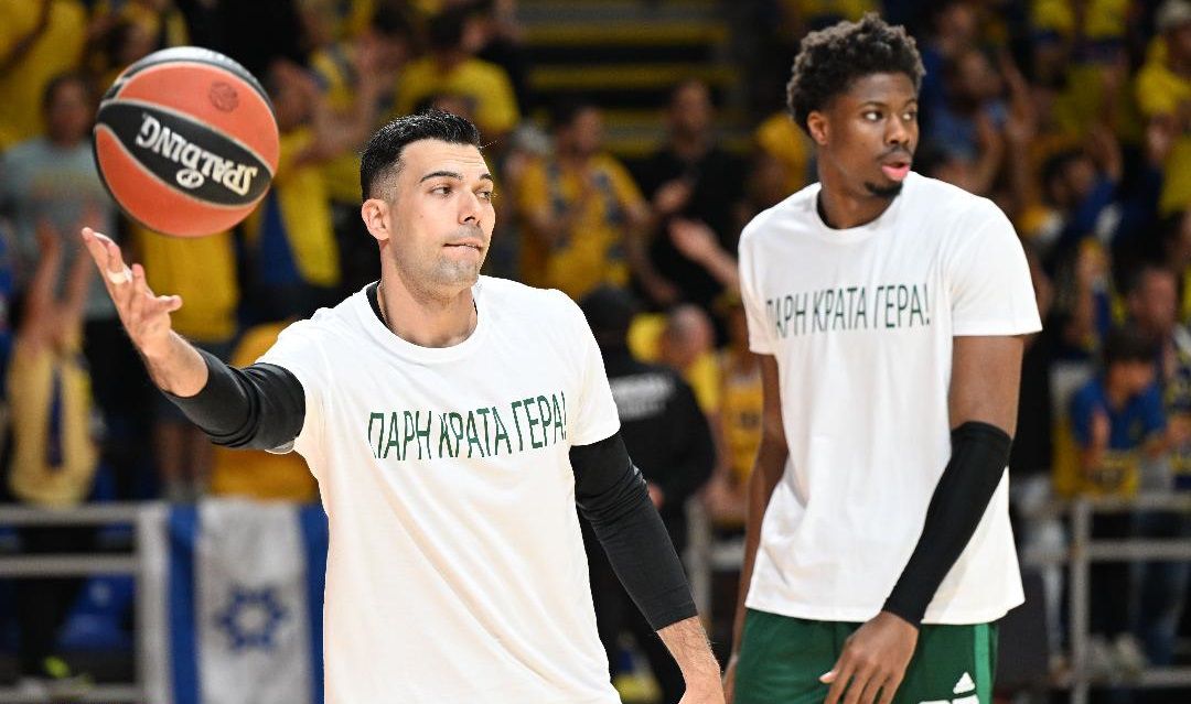 Συγκινητική κίνηση από τον Παναθηναϊκό στη «Χάλα Πιονίρ» – Με φανέλες «Πάρη, κράτα γερά» για τον Δερμάνη