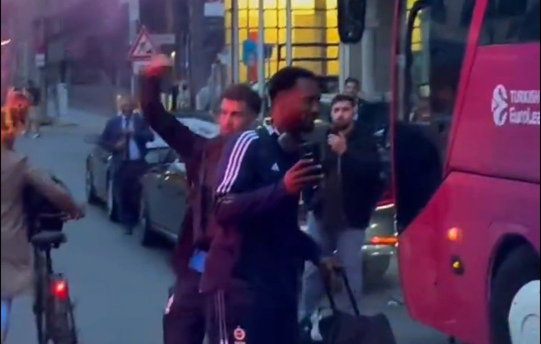 Έκαναν το Βερολίνο… Κωνσταντινούπολη οι φίλοι της Φενέρ! (vid)