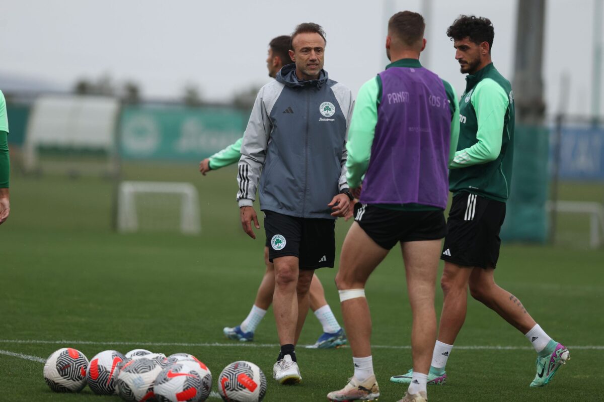 Η πρώτη ομιλία του Κόντη στο Κορωπί: «Είσαστε σπουδαίοι ποδοσφαιριστές – Στο μυαλό μας τώρα μόνο ο Ολυμπιακός»