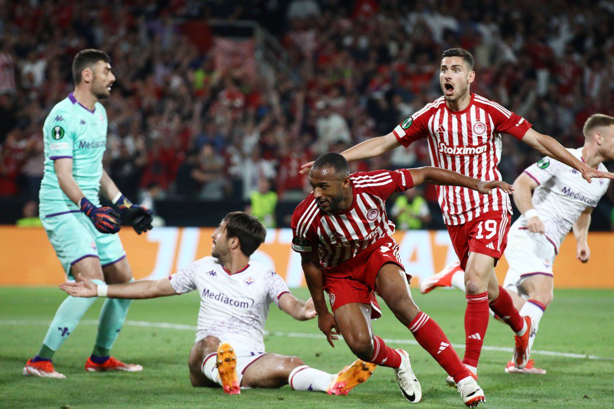 Το απόλυτο βίντεο: Η στιγμή που ο Ολυμπιακός σκοράρει και ο Πειραιάς… σείεται