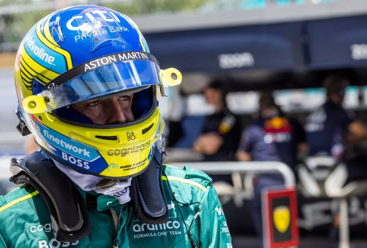 Ο Αλόνσο έριξε πυρά στον Χάμιλτον για την μη τιμωρία του στο Σπριντ του Μαϊάμι