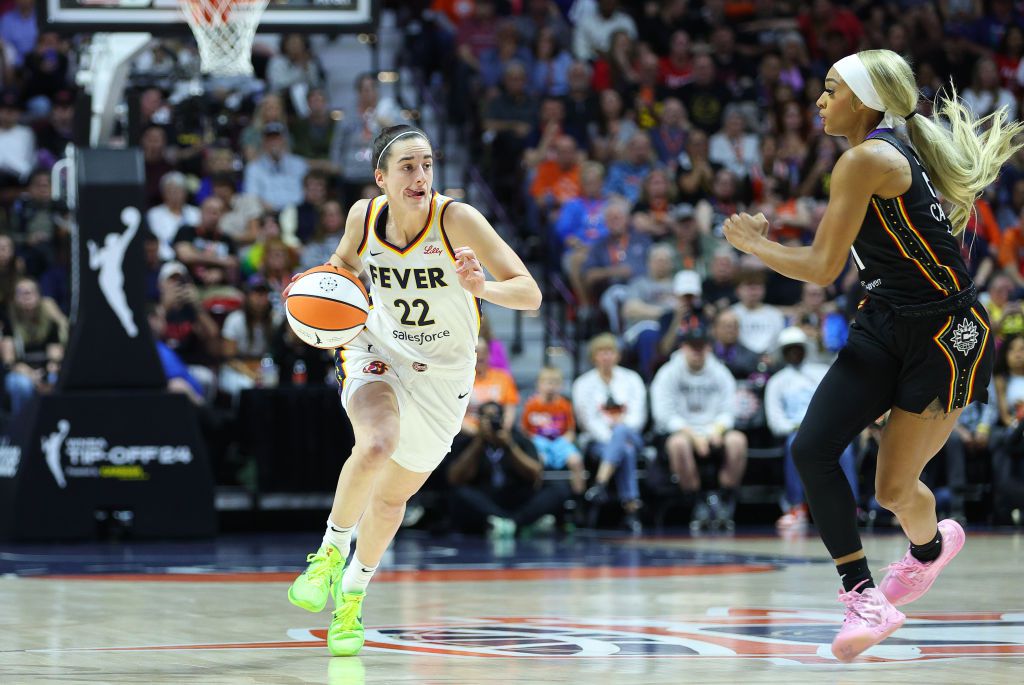 Η Κέιτλιν Κλαρκ «συστήθηκε» στο WNBA με… double double που δεν φανταζόταν