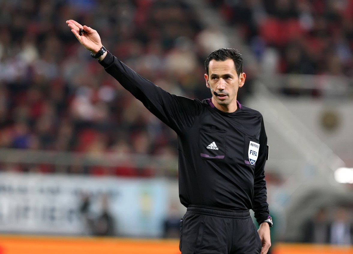 Προένσα για τον διαιτητή του τελικού του Europa Conference League: «Του εύχομαι τα καλύτερα στο Ολυμπιακός – Φιορεντίνα, θα τα πάει τέλεια»