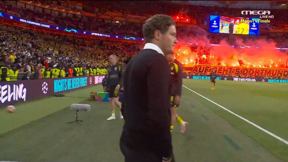 Πήρε φωτιά η εξέδρα της Ντόρτμουντ από τα δεκάδες καπνογόνα