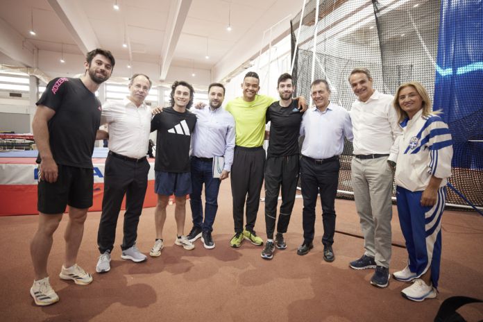 Πρωθυπουργική επίσκεψη στο ΟΑΚΑ – Ο Κυριάκος Μητσοτάκης τα είπε με Τεντόγλου, Καραλή και Γκαβέλα