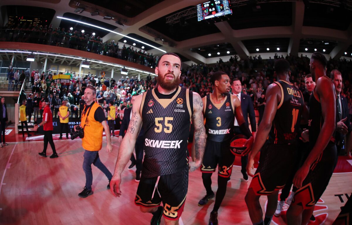 Συμβόλαιο τύπου… Σλούκα προσφέρει η Μονακό στον Μάικ Τζέιμς – Πόσα λεφτά του δίνουν οι Μονεγάσκοι