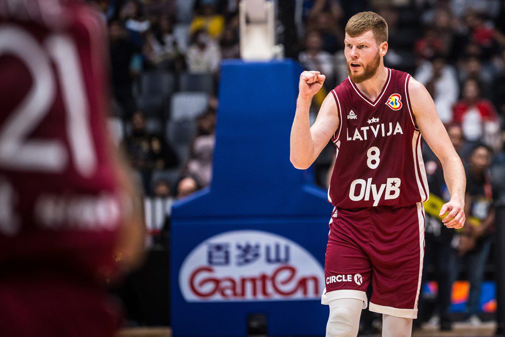 Οι Νικς ψάχνουν έναν σουτέρ ακόμα και σκέφτονται τον Ντάβις Μπέρτανς