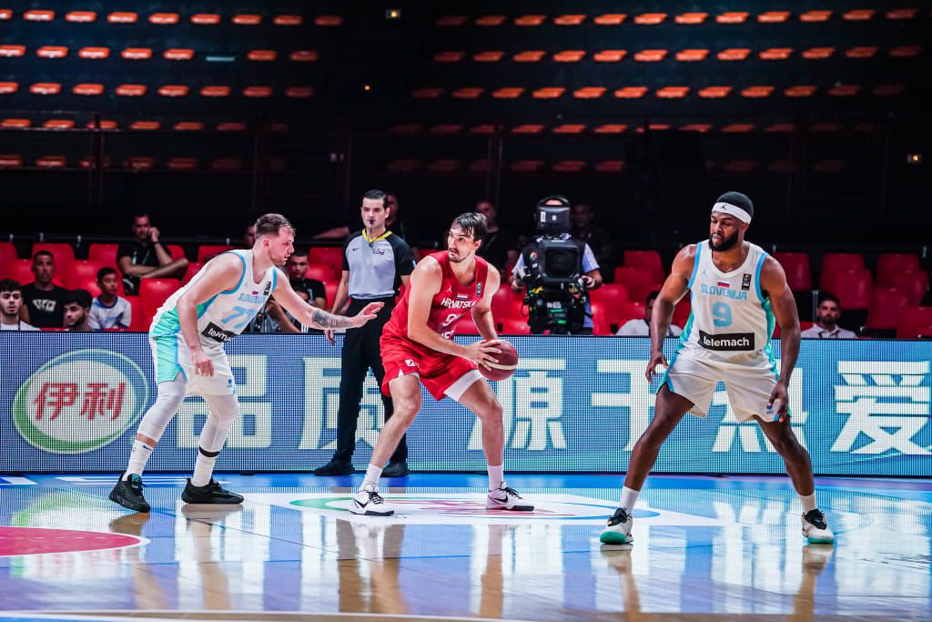 Ασύλληπτοι Ντόντσιτς και Σάριτς με triple double στην πρεμιέρα του Προολυμπιακού Τουρνουά στο ΣΕΦ