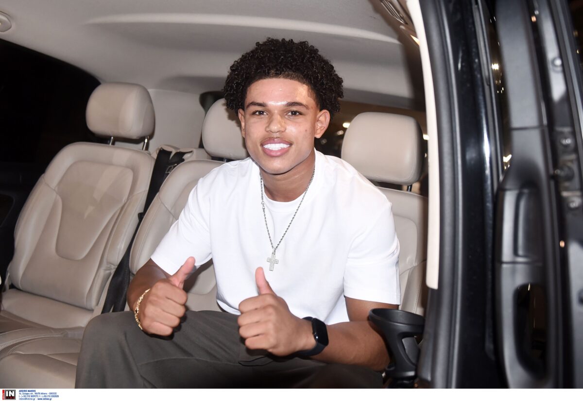 Ο Σορετίρε ήρθε στη Θεσσαλονίκη για να υπογράψει 4ετές συμβόλαιο με τον ΠΑΟΚ (gallery)