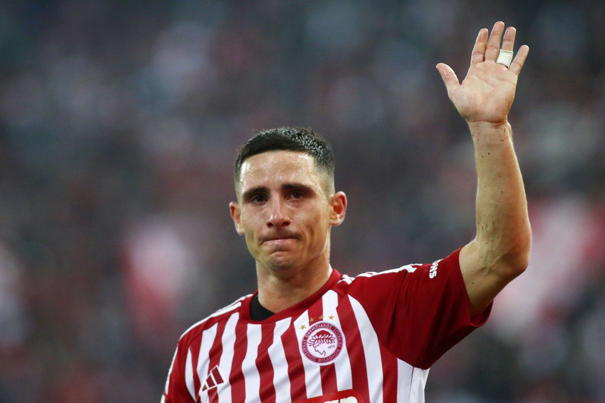 Ο Ντάνιελ Ποντένσε με τη φανέλα του Ολυμπιακού