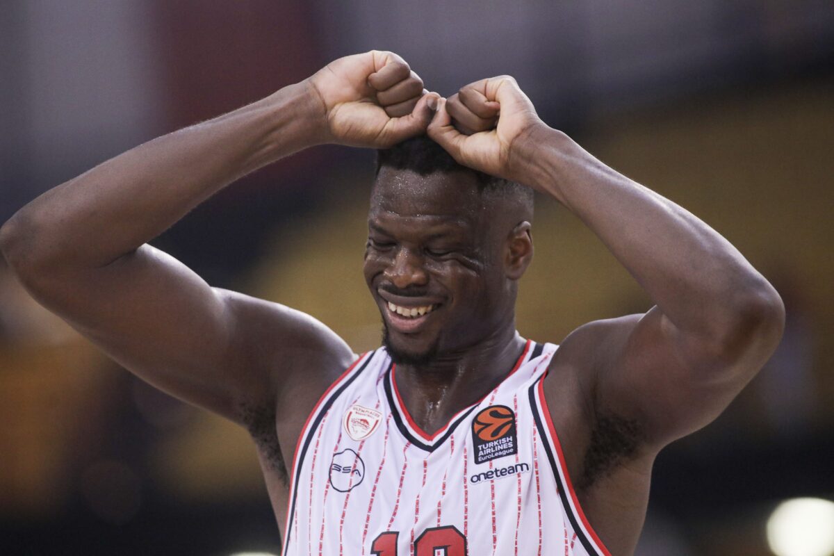 Οριστικά χωρίς τον Φαλ ο Ολυμπιακός στο Βελιγράδι