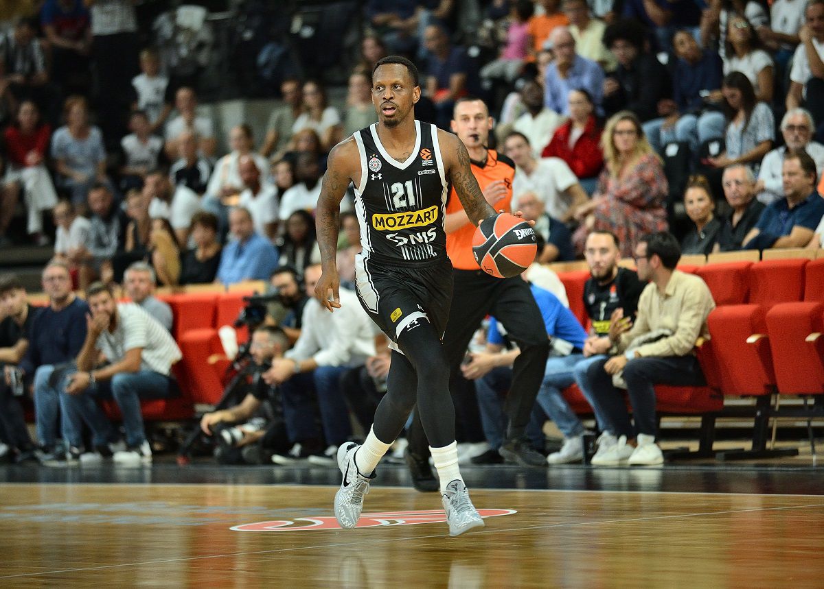 Παρελθόν από την Παρτίζαν ο Νάναλι