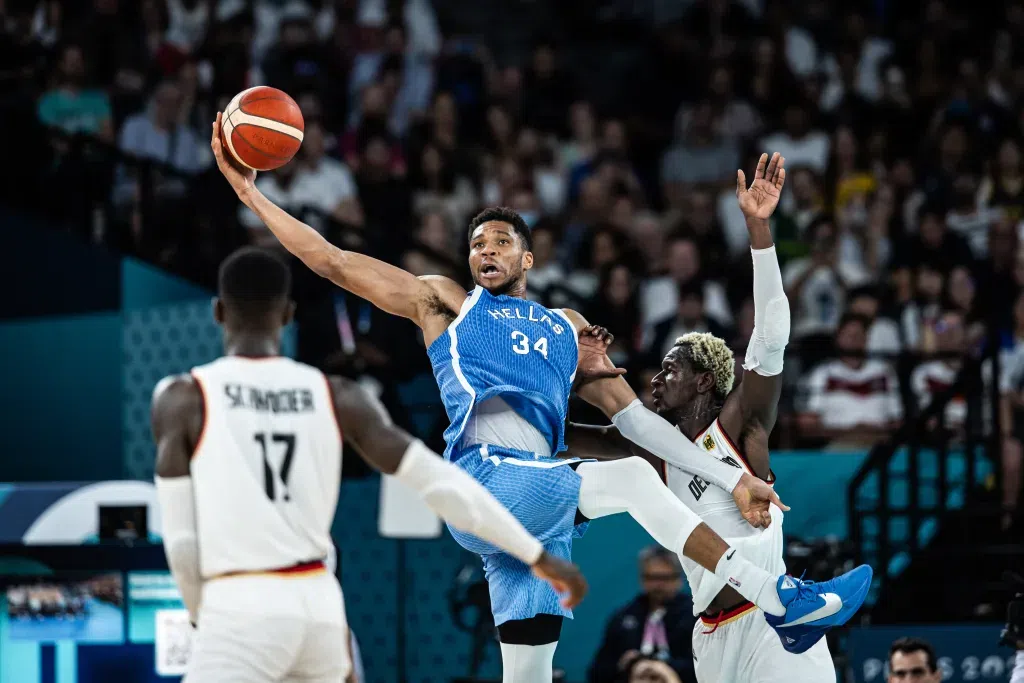 Συγκλονιστικός ξανά: Ο Γιάννης Αντετοκούνμπο τα έδωσε όλα για την Εθνική (vid)