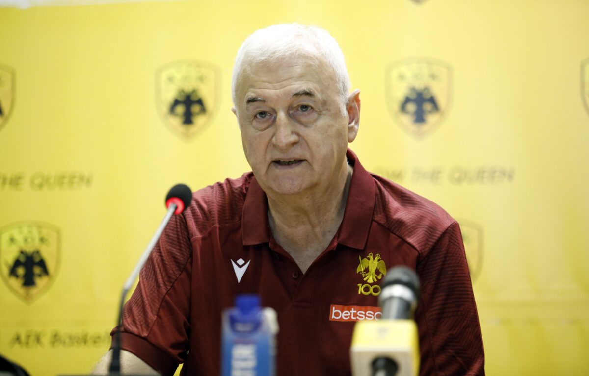 Οι λίστες της ΑΕΚ και οι κινήσεις του Σάκοτα για το προπονητικό σταφ