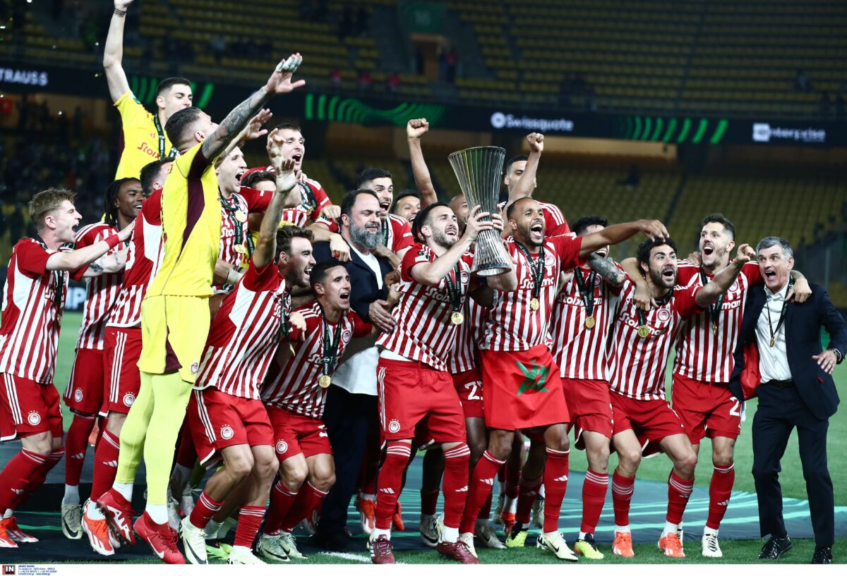 Η νέα φωτογραφία του Ολυμπιακού στο Twitter μετά την κατάκτηση του Europa Conference League (pic)