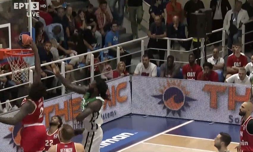 Έξαλλοι στον Παναθηναϊκό με τον διαιτητή Παπαπέτρου – Παράπονα για το καλάθι του Λεσόρ