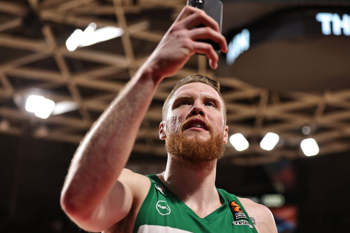 Περιορισμένο το μπάτζετ της Ζάλγκιρις παρά το… σκριν του Ολυμπιακού στο συμβόλαιο του Μπραζντέικις