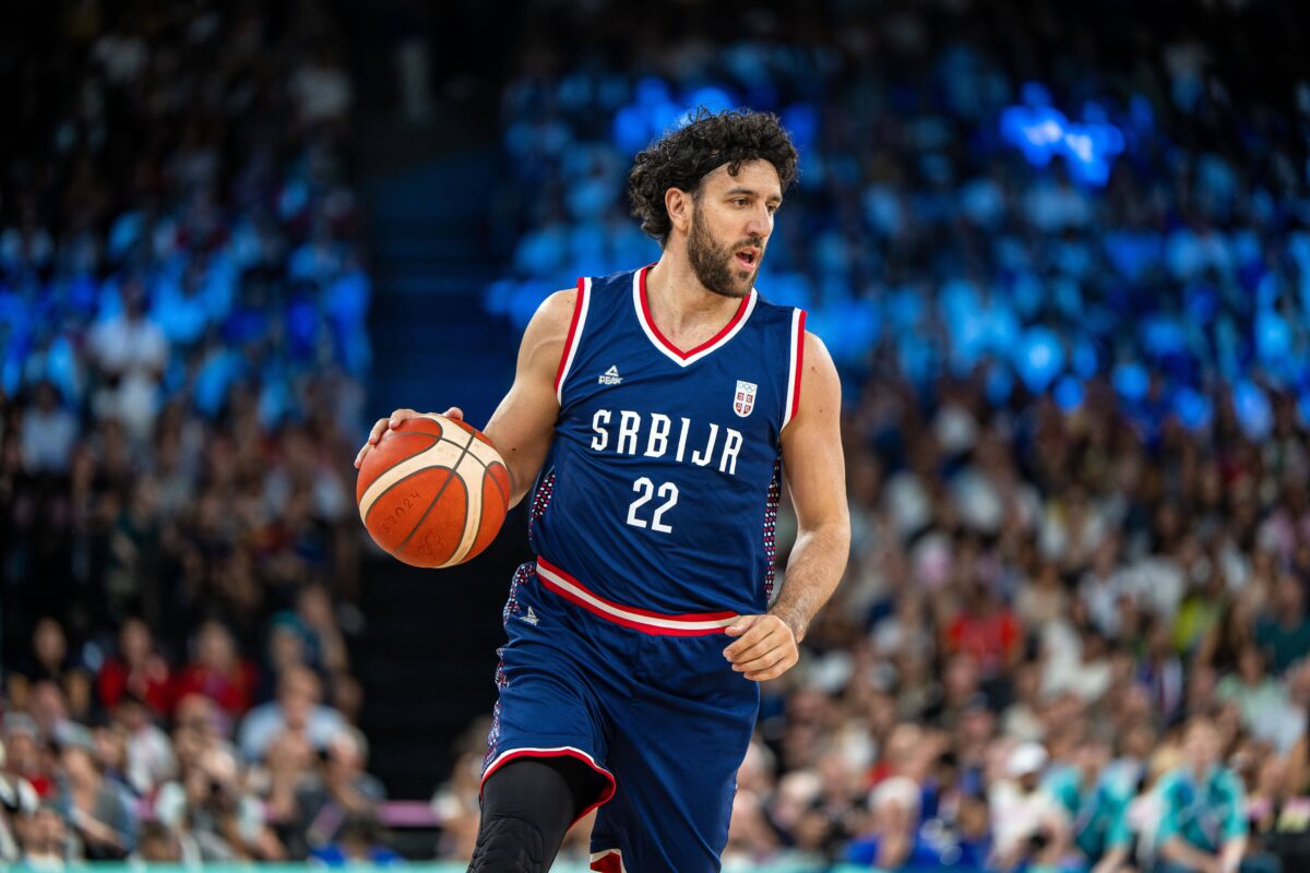 Ο Μίτσιτς προς το παρόν δεν το… κουνάει από τη Σάρλοτ: «Φυσικά και θα μείνω εδώ!»