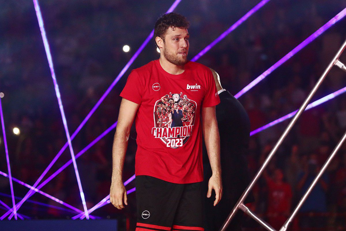 Ο Βεζένκοφ στο Sportal: «Μετά τις 22/6 θα μιλήσω με τους Κινγκς – Δεν φανταζόμουν ποτέ πως θα γίνω σύνθημα»