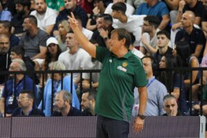 Ο Εργκίν Αταμάν στο ντέρμπι Παναθηναϊκός - Ολυμπιακός