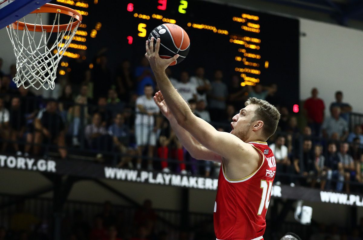 Ο Σάσα Βεζένκοφ ήταν ο πρωταγωνιστής της νίκης του Ολυμπιακού στον τελικό του Super Cup με τον Παναθηναϊκό AKTOR