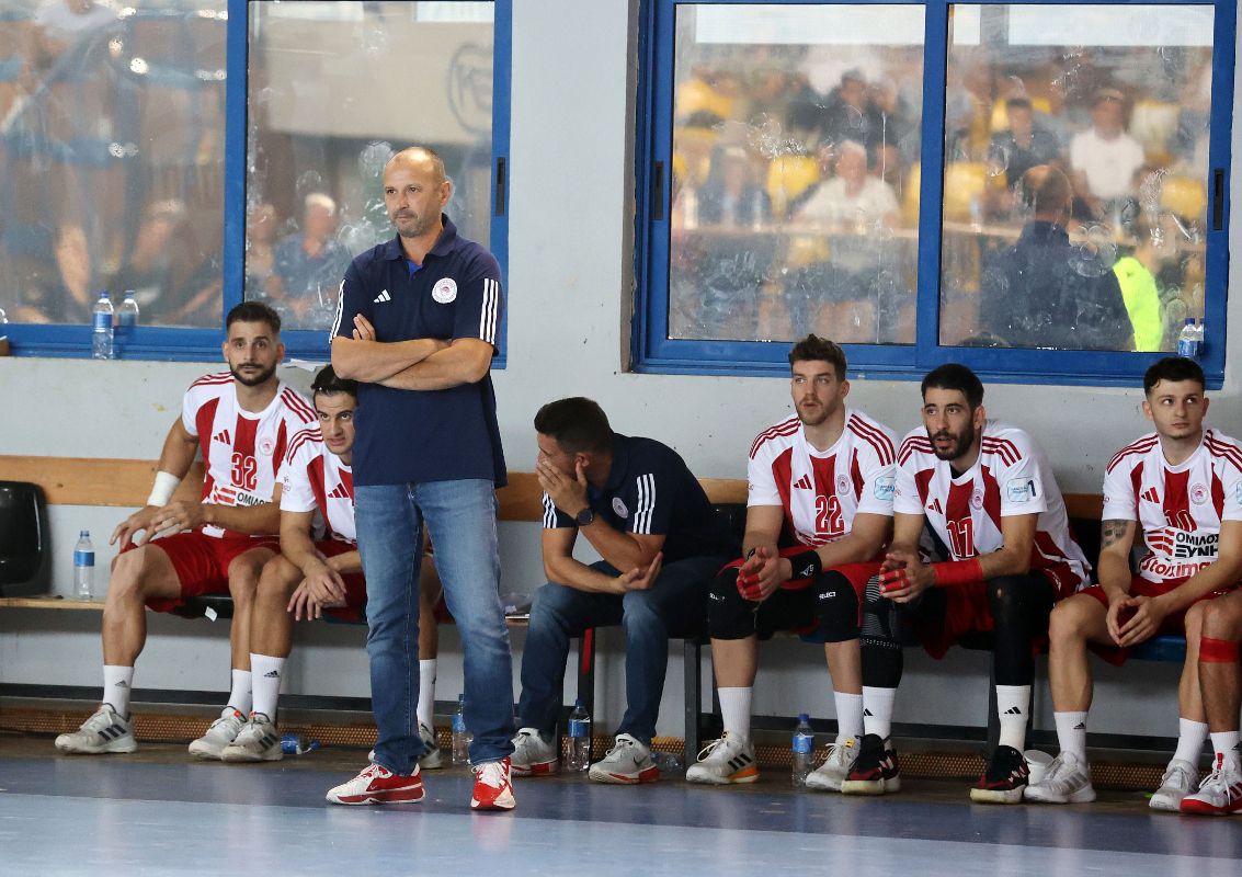 Ο Ζέλικο Μπάμπιτς κατά τη διάρκεια του ντέρμπι με τον ΠΑΟΚ