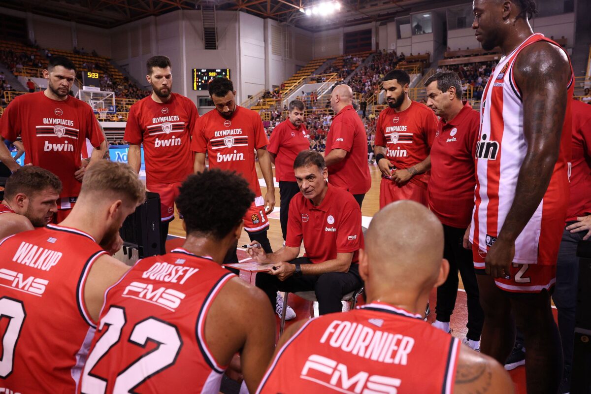 Τρίποντα, γρήγορες επιθέσεις, ένας σταθερός Βεζένκοφ και ο… περσινός Πίτερς