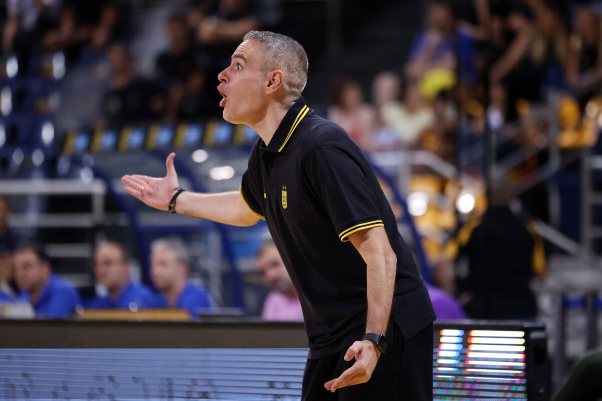 Καστρίτης: «Έχουμε πάρα πολύ δουλειά αλλά δεν αγχώνομαι – Επιθετικά θα χρειαστούμε χρόνο»