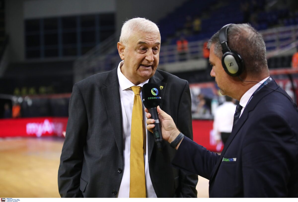 Ο Ντράγκαν Σάκοτα στην κάμερα της Cosmote TV μετά τον αγώνα κόντρα στην Μακάμπι Ραμάτ Γκαν