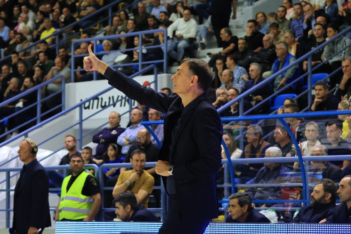 Ο προπονητής του Ολυμπιακού, Γιώργος Μπαρτζώκας