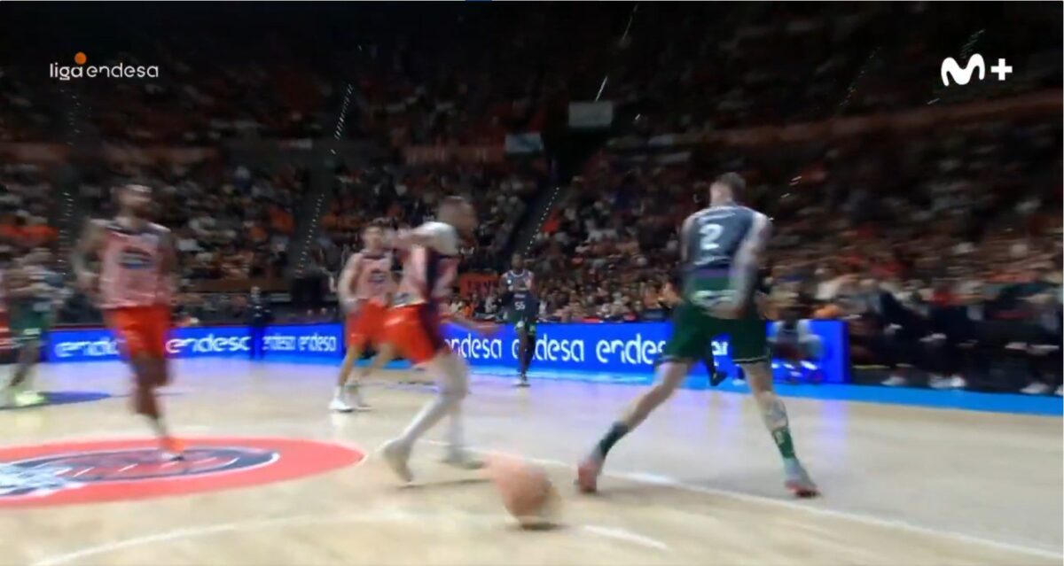 Ο Μπαλτσερόφσκι έβγαλε την… ασίστ της χρονιάς! (vid)