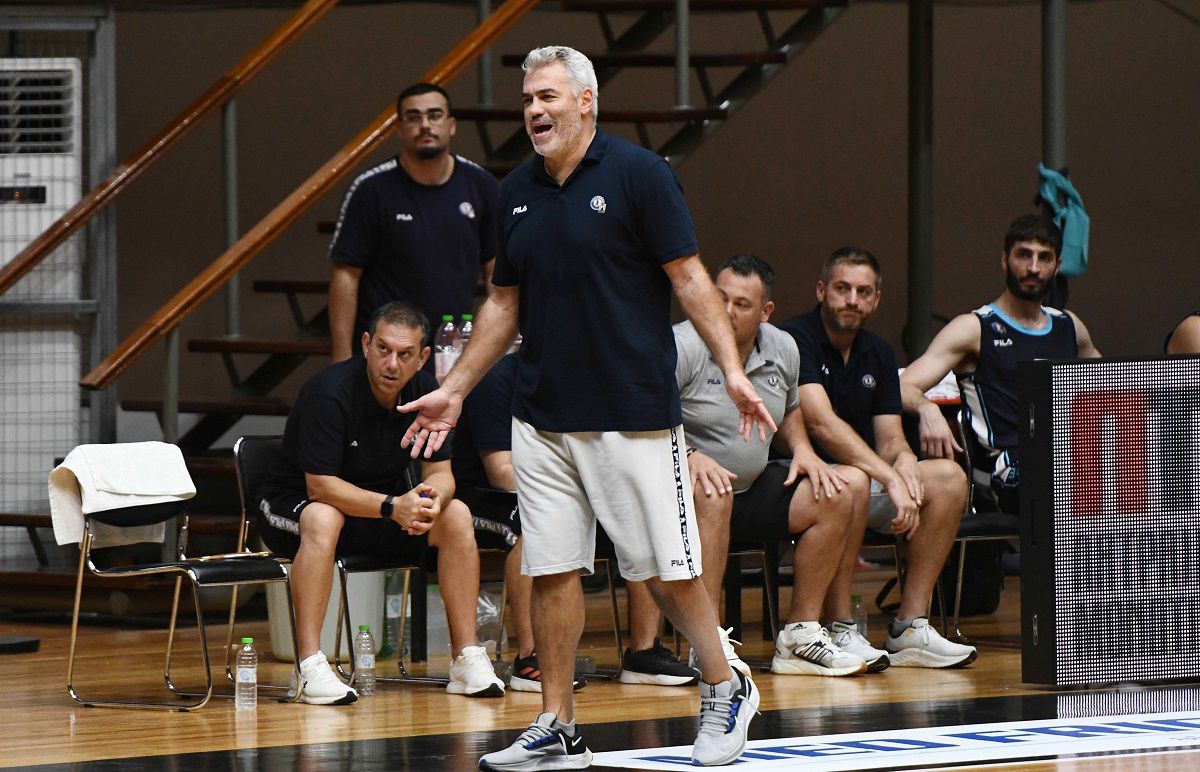 Ο Γιώργος Σιγάλας εξηγεί τον τρόπο προσέγγισης του αγώνα της πρεμιέρας για τον Κολοσσό με τον Πανιώνιο