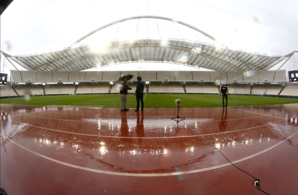 To βροχερό ΟΑΚΑ στο οποίο θα παίξουν Παναθηναϊκός - Ολυμπιακός