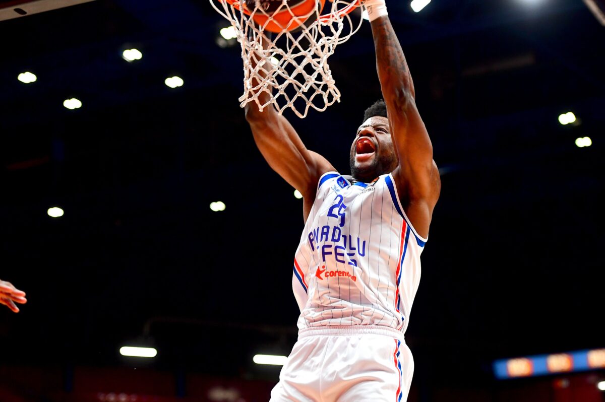 «Άλωσε» το Μιλάνο η Εφές, αγωνιά όμως για τον Λάρκιν