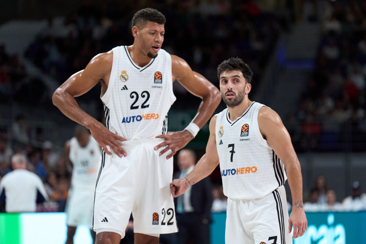 Ο Ερυθρός Αστέρας υποκλίθηκε στη βασίλισσα…