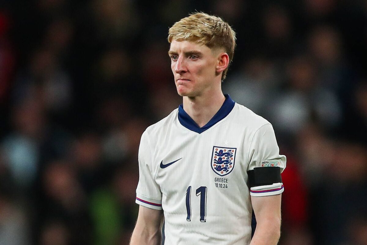 Οι Άγγλοι δεν σταματούσαν να αποδοκιμάζουν τον Γκόρντον κόντρα στην Ελλάδα και υπάρχει λόγος γι’ αυτό