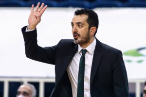 Ο προπονητής, Γιώργος Βόβορας