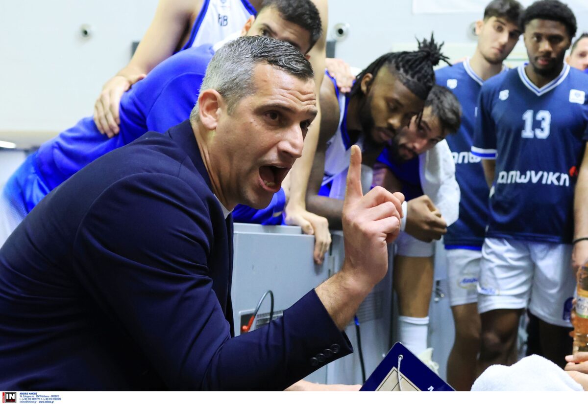 Παπανικολόπουλος: «Παίξαμε πολύ καλά στην άμυνα και στις κρίσιμες κατοχές – Πολύ σημαντική νίκη» (vid)