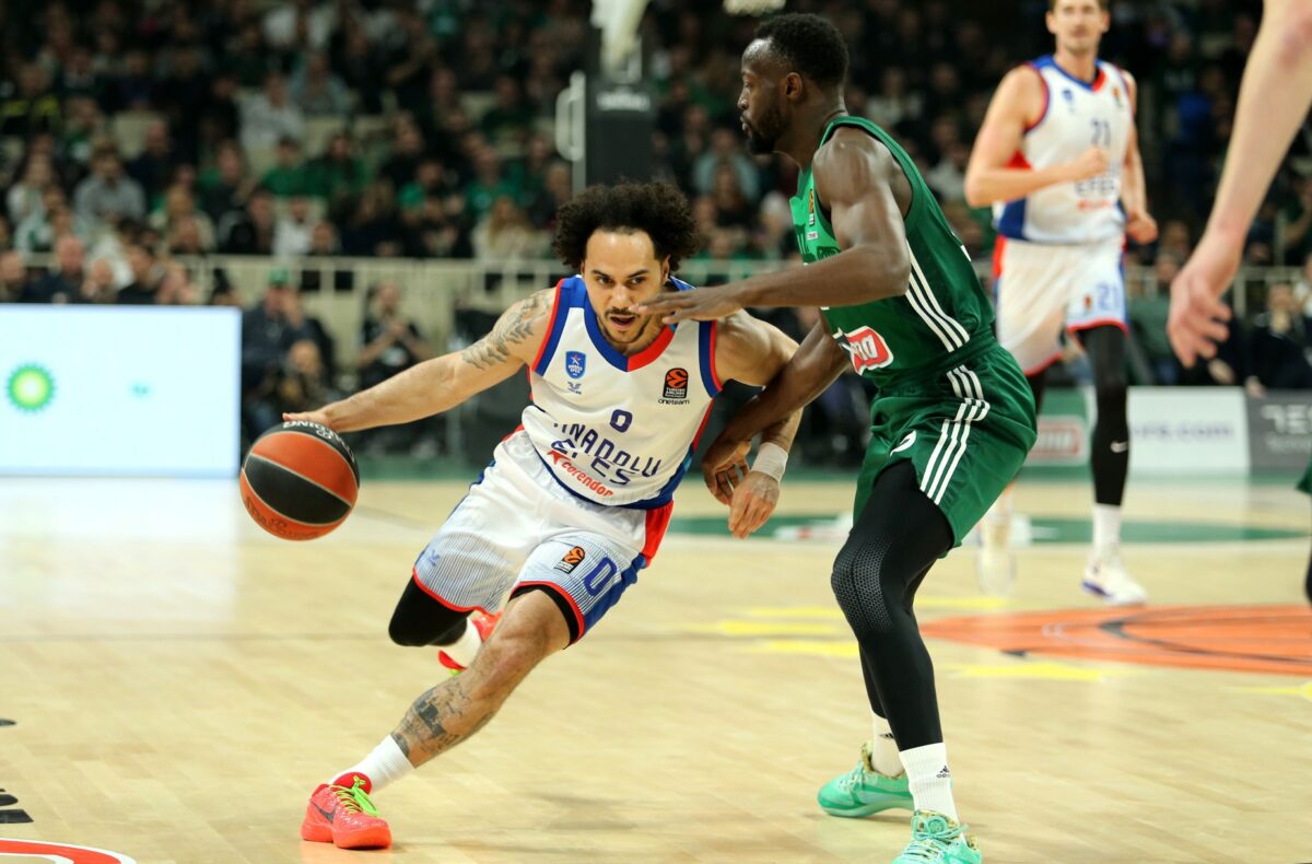 Με Λάρκιν η Εφές, με Αντετοκούνμπο ο Παναθηναϊκός – Οι 12άδες των ομάδων