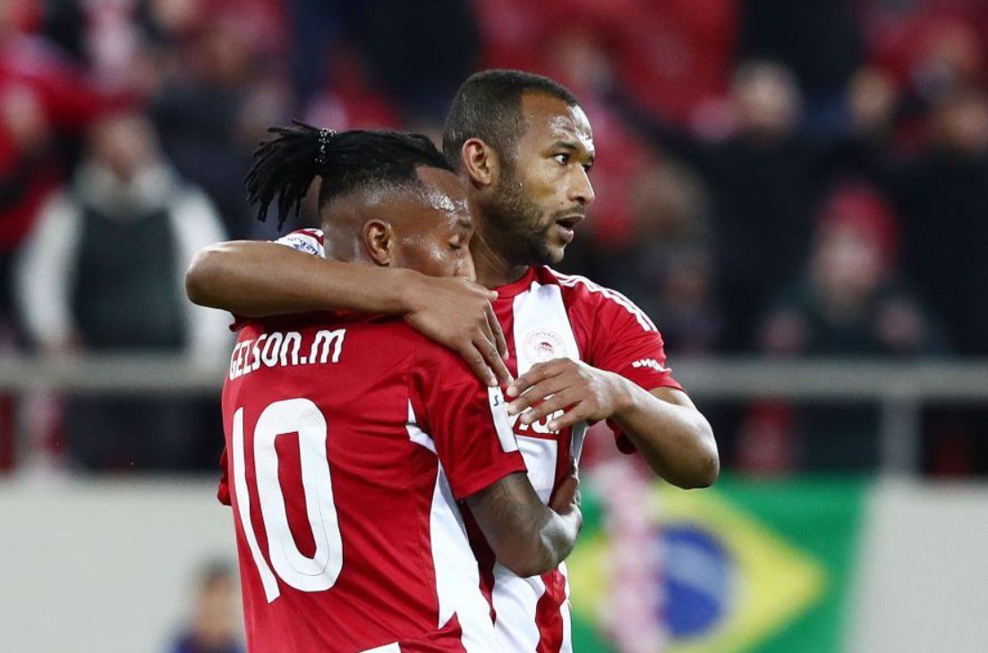 Με… μπλόκο Τζολάκη και γκολ Μαρτίνς ο Ολυμπιακός αλλάζει χρόνο στην κορυφή