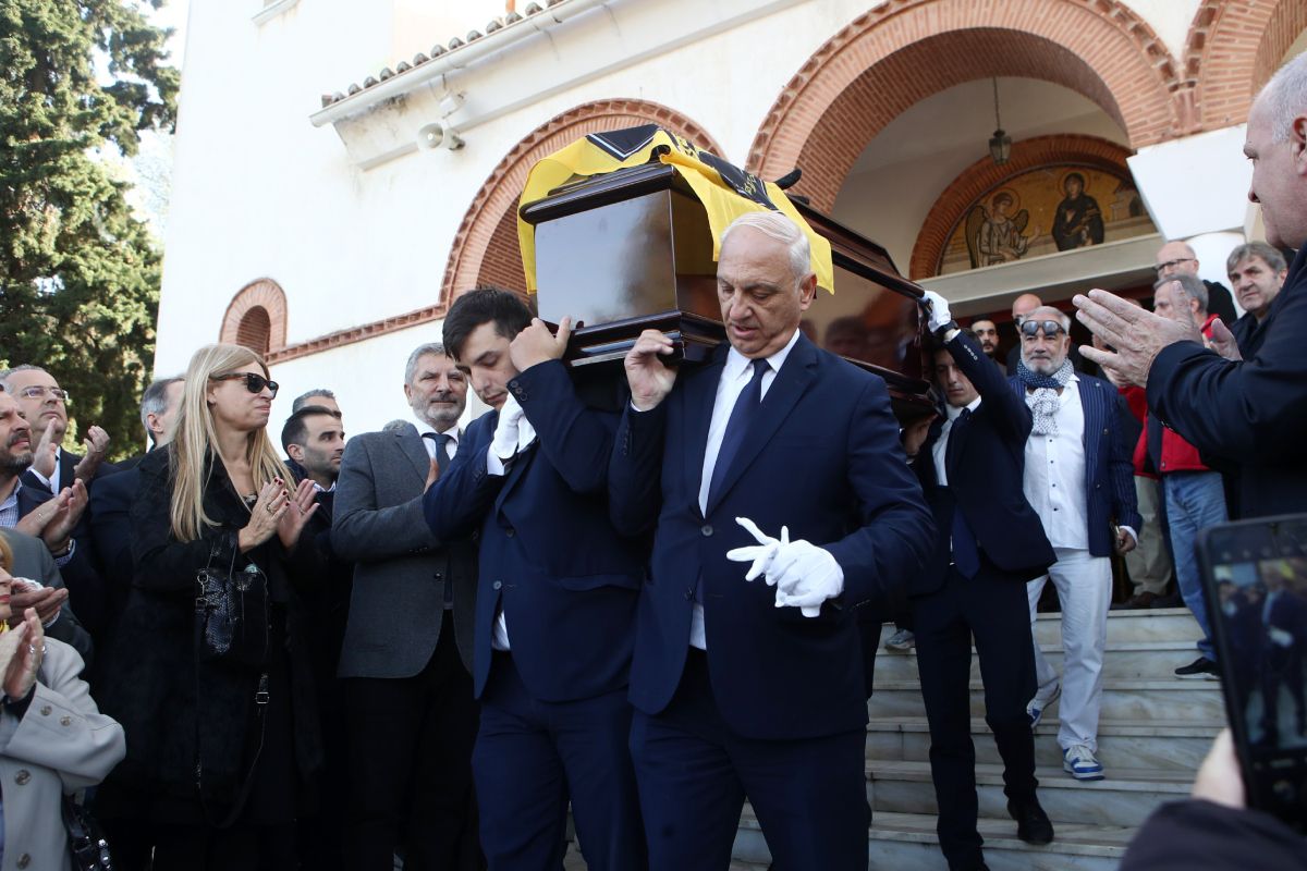 Κηδεία Νίκου Σαργκάνη