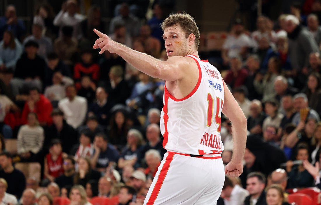 Βεζένκοφ: «Ήταν μια δύσκολη μέρα – Πάμε να αντιμετωπίσουμε την ομάδα που είναι πρώτη στη βαθμολογία»