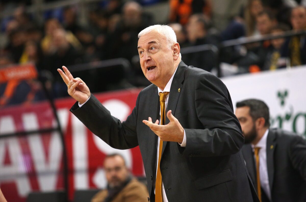 Σάκοτα: «Δεν υπάρχει στάνταρ πεντάδα, προσπαθούμε να έχουμε ισορροπία και διάρκεια για 40 λεπτά» (vid)