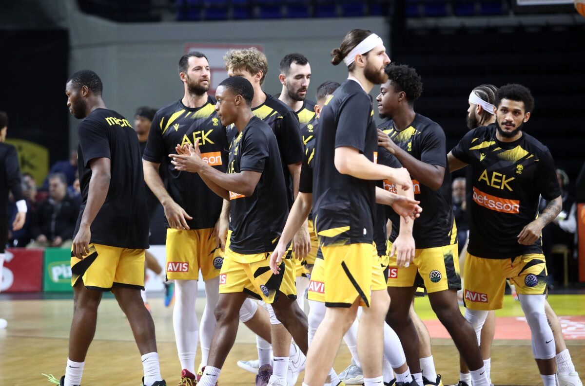 Με την σταθερή εξάδα ξένων η ΑΕΚ Betsson στο Περιστέρι – Εκτός ο Ομπιέσε