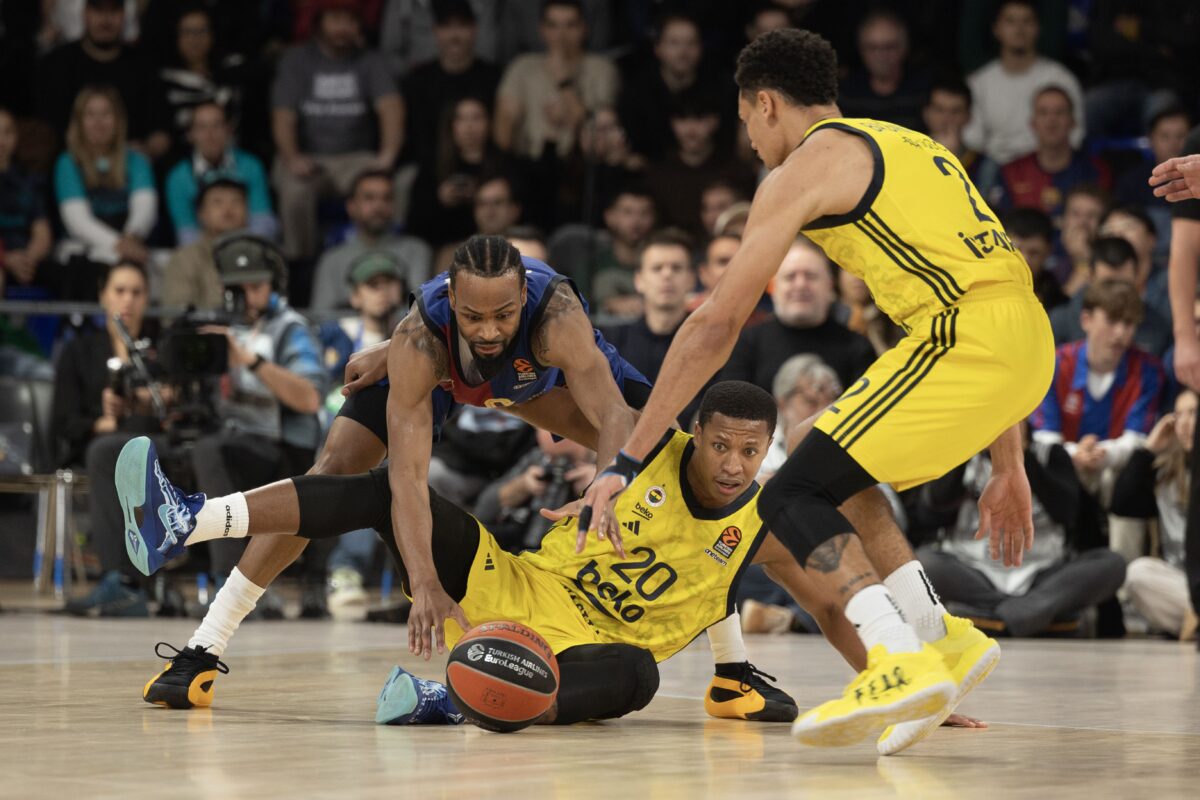 Επιστροφή στις νίκες για Μπαρτσελόνα που διέλυσε τη Φενέρ