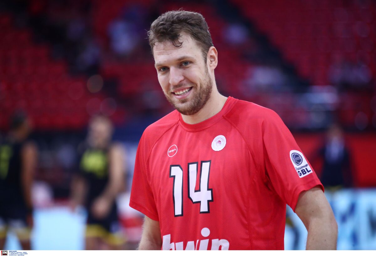 Βεζένκοφ: «Τα βραβεία των MVP είναι μόνο για την… καζούρα – Δεν πρέπει να υποτιμήσουμε την Άλμπα»