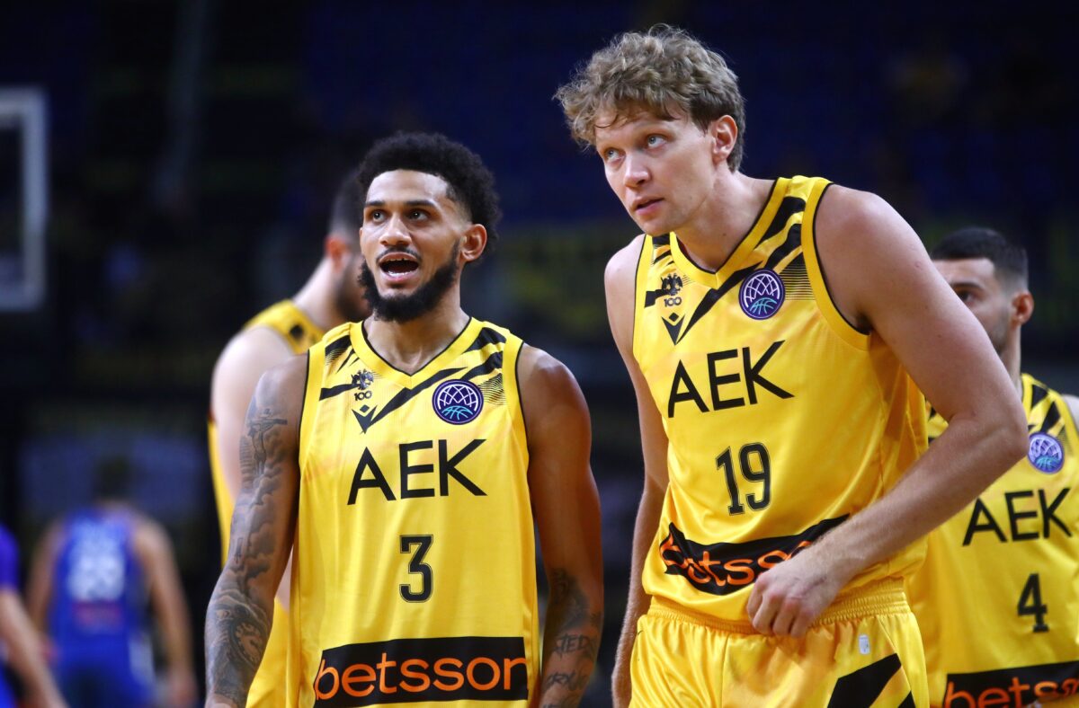 Δίχως αλλαγές η εξάδα ξένων της ΑΕΚ Betsson κόντρα στον Άρη – Εκτός ο Ομπιέσε